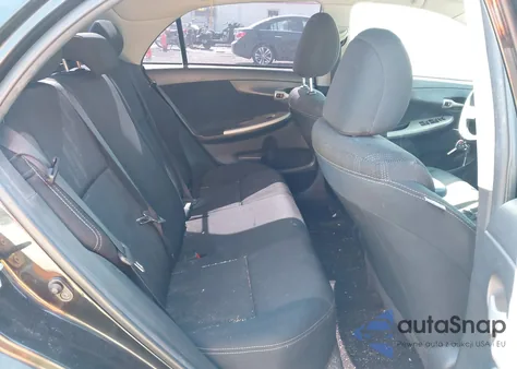 2013 Toyota Corolla S z USA, uszkodzony, nr VIN 2T1BU4EE4DC106858